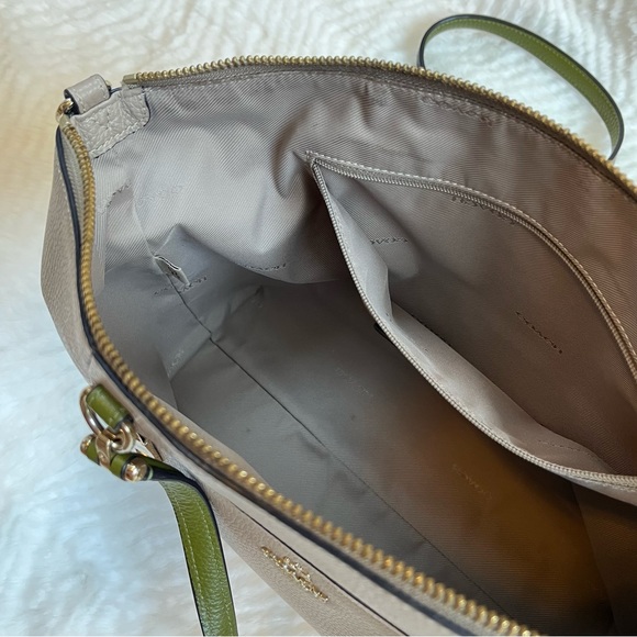 Coach Prairie Satchel Crossbody Nude Pebbled
Leather Authentic Handbag - Picture 4 of 13